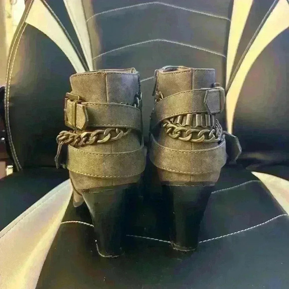 Just Fab ankle boots grey super cute straps size 7.5 - Picture 2 of 6